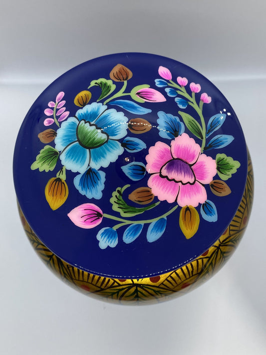 Malika Adult Ashes Urn-Adult Urn for Ashes-Cremation Urns- The cremation urns for ashes and keepsakes for ashes come in a variety of styles to suit most tastes, decor and different volumes of funeral ashes.