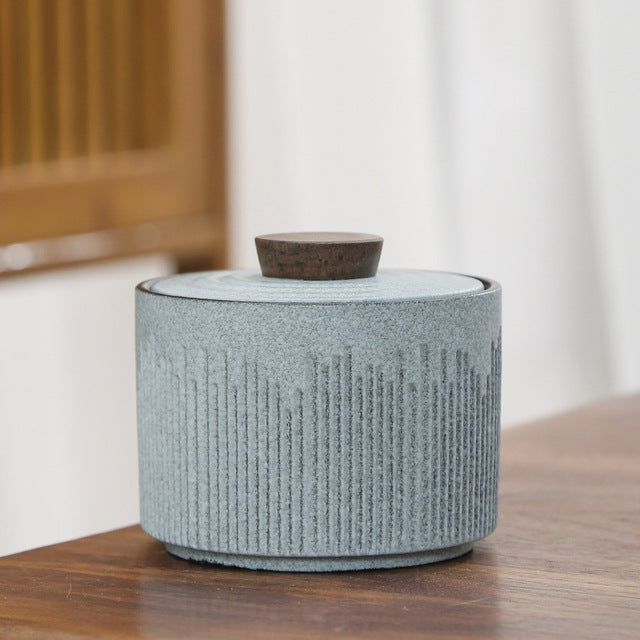 Umarmen Pet or Keepsake Ashes Urn-Pet Urn for Ashes-Cremation Urns- The cremation urns for ashes and keepsakes for ashes come in a variety of styles to suit most tastes, decor and different volumes of funeral ashes.