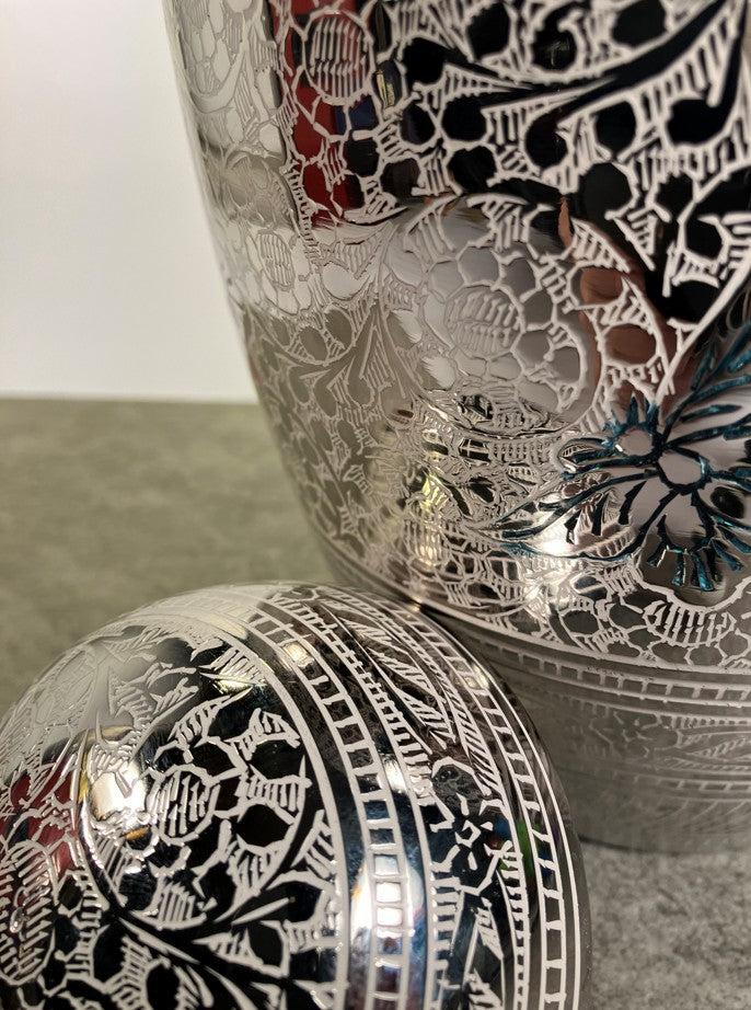 Karlek Adult Ashes Urn-Adult Urn for Ashes-Cremation Urns- The cremation urns for ashes and keepsakes for ashes come in a variety of styles to suit most tastes, decor and different volumes of funeral ashes.